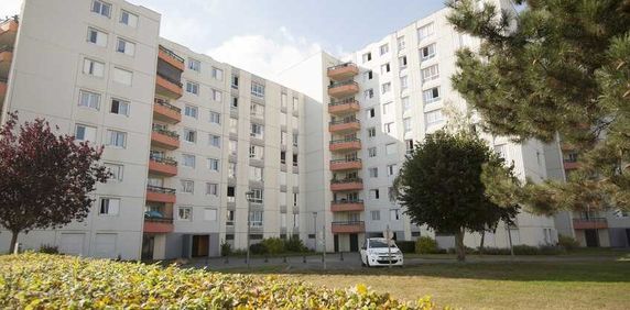 T1 à louer à sedan proche lycée, piscine - Photo 2