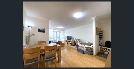 Cosy renovated Full Brick Home in School Catchments - Photo 3