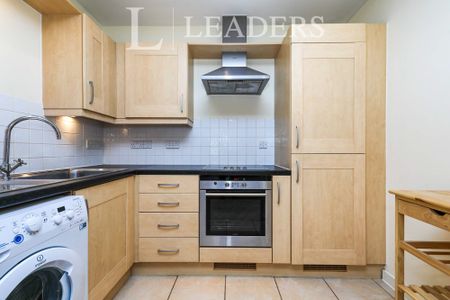 2 bedroom apartment to rent Charterhouse Area, Godalming - Photo 4