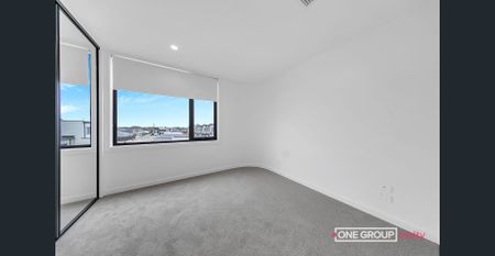 Spacious 4-Bedroom Family Home! - Photo 5