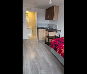 Studio Flat, Willesden Lane, NW6 - Photo 2