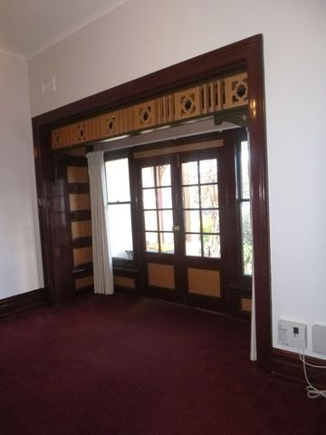 "Character and Charm"! - Photo 5