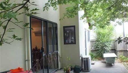 Townhouse for rent - Photo 5