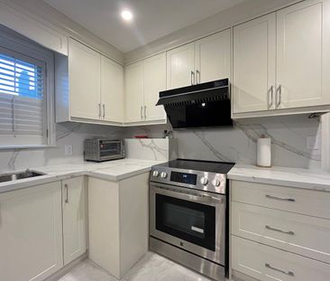 For Lease - 201 Hendon Avenue Unit# MAIN FLOOR, Toronto, Ontario - Photo 2