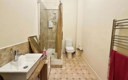 Superb location on Whiteladies Road with two good size bedrooms. - Photo 5