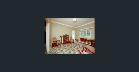 What a fantastic opportunity to make this valuable piece real estate your own in this select area of Sunnybank - Photo 3