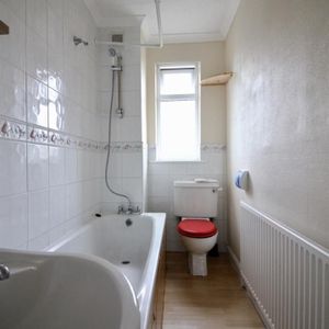 Kingsley Avenue, Southall - Photo 3