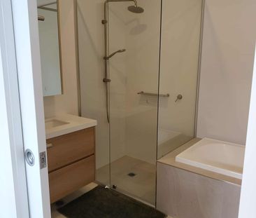 Port Melbourne - Photo 4