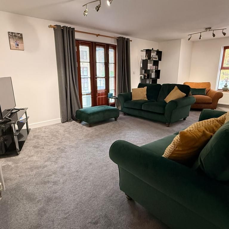2 bedroom flat to rent - Photo 1