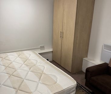 Studio Flat, Kings Road, RG1 - Photo 2