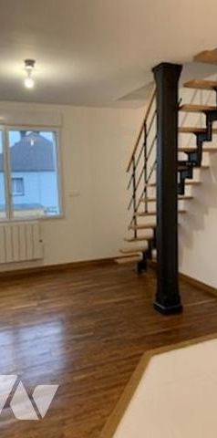 Au 1er étage, appartement t2 en duplex refait à neuf - Photo 1