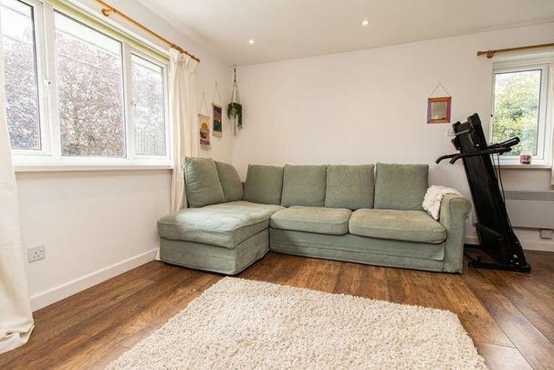 Old Bakery Court, Pentyrch, CF15 - Photo 1