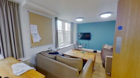 5 bedroom flat to rent - Photo 2