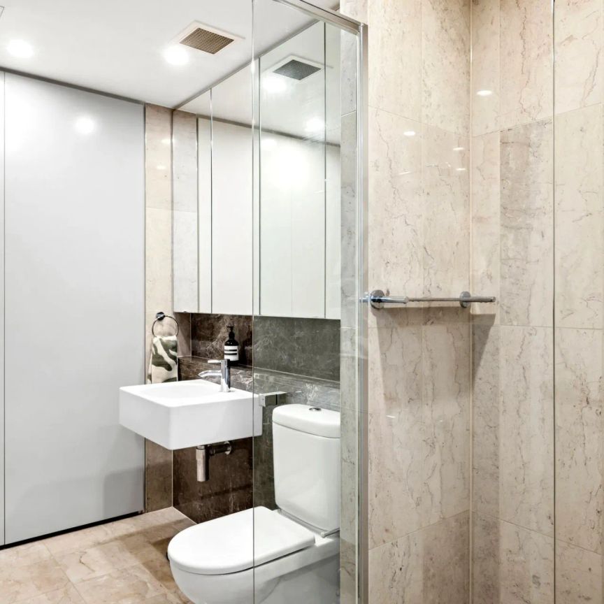 Modern Luxury Within The Heart Of Canberra - Photo 1