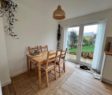 3 bedroom semi-detached house to rent - Photo 2