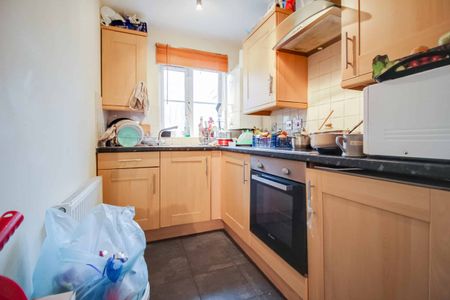 Gooch Street, Swindon, Swindon, SN1 - Photo 4