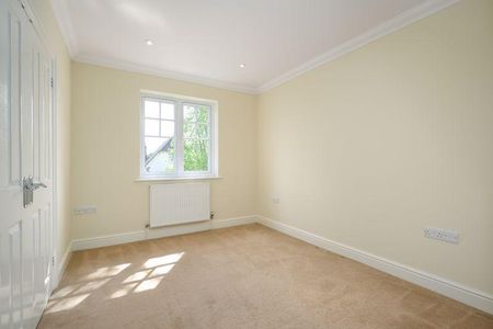 4 bedroom detached house to rent - Photo 5