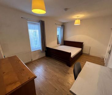 4 bedroom terraced house to rent - Photo 4