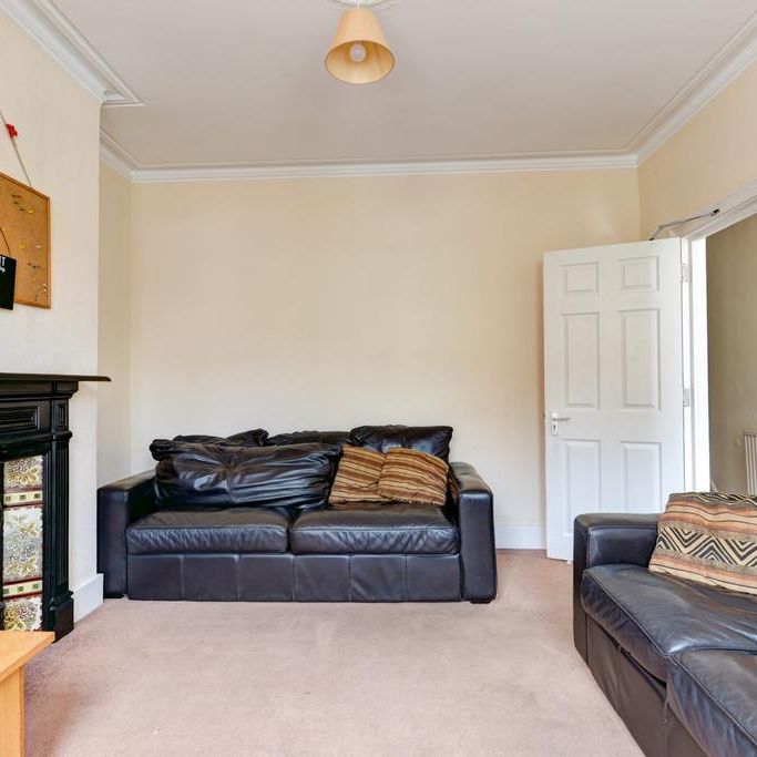 6 bedroom house to rent - Photo 1