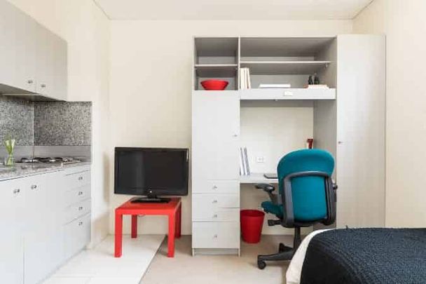 Studio Apartment - Photo 1