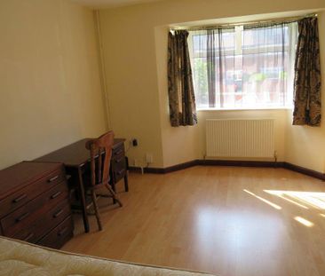 6 bedroom house to rent - Photo 3