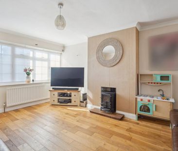 4 bedroom semi-detached house to rent - Photo 2