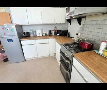Room in a Shared House, Burnt Ash Road, SE12 - Photo 2