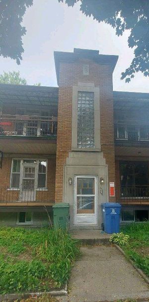Beau Grand 3 1/2, très éclairé, Limoilou, rénové, armoires et fenêtres neuves - Photo 1