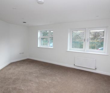 2 bedroom ground floor flat to rent - Photo 1