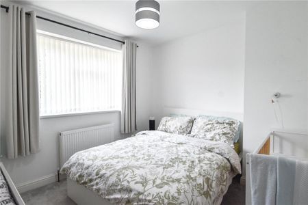 3 bedroom semi-detached house to rent - Photo 5