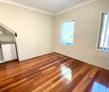Prime Location Studio! - Photo 4