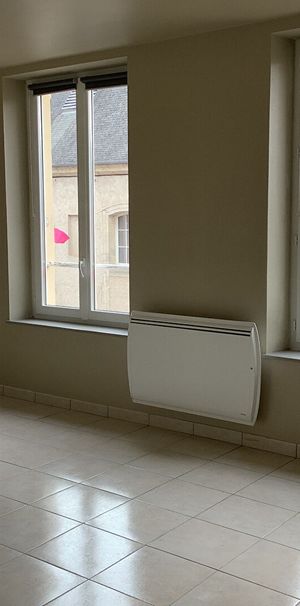 A louer studio - centre ville de Carentan - 2e étage - Photo 1