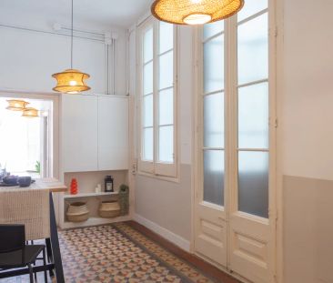 Room in a shared 8-bedroom apartment for rent in la Dreta de l'Eixample, perfect for professionals. - Foto 6