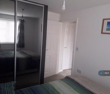 3 bedroom semi-detached house to rent - Photo 5