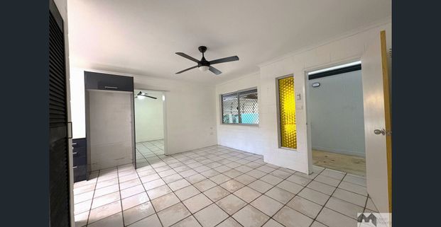 SPACIOUS 3-BEDROOM UNIT IN MANOORA - Photo 1