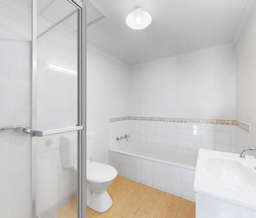 Bright & Fresh 2-Bedroom House in the Heart of Brunswick - Photo 4