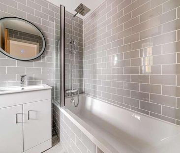 Guildford Road, Lightwater, GU18 - Photo 1