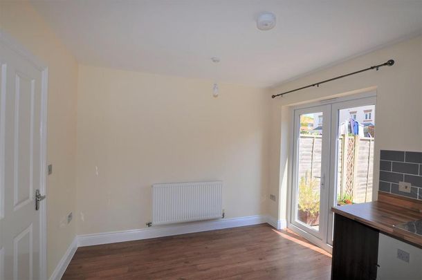 2 bedroom terraced house to rent - Photo 1