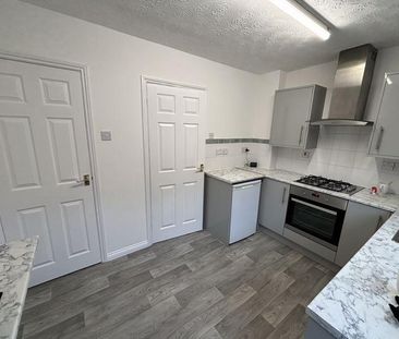 2 bedroom semi-detached house to rent - Photo 4