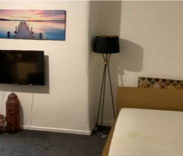 Studio to rent - Photo 6