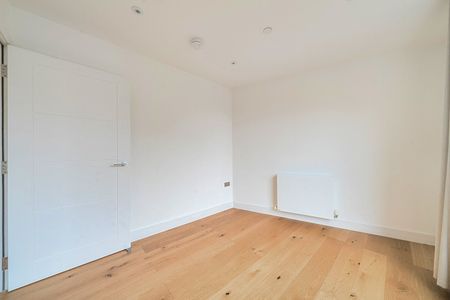 Deptford Broadway, London, SE8 - Photo 2