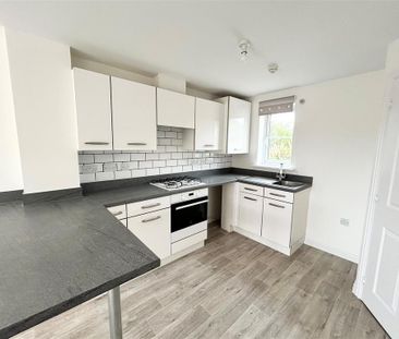 2 bedroom end of terrace house to rent - Photo 4