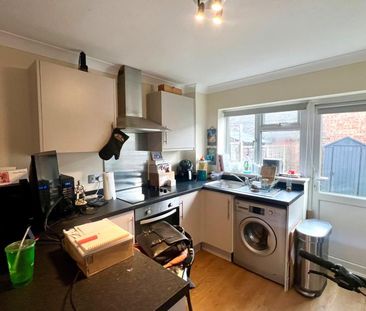 Courtenay Mews, Woking, Surrey, GU21 - Photo 3