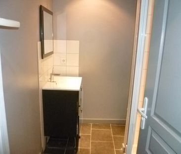 Location Appartement 3 pièces 42m² - Photo 2