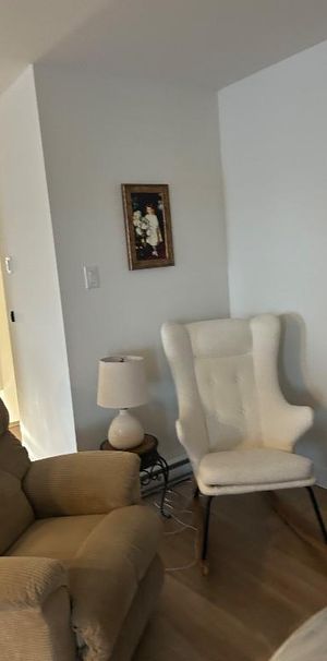 Spacieux 4 1/2 à louer - Photo 1