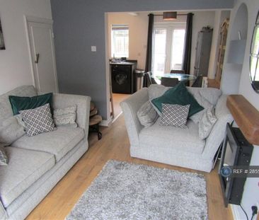 2 bedroom terraced house to rent - Photo 1
