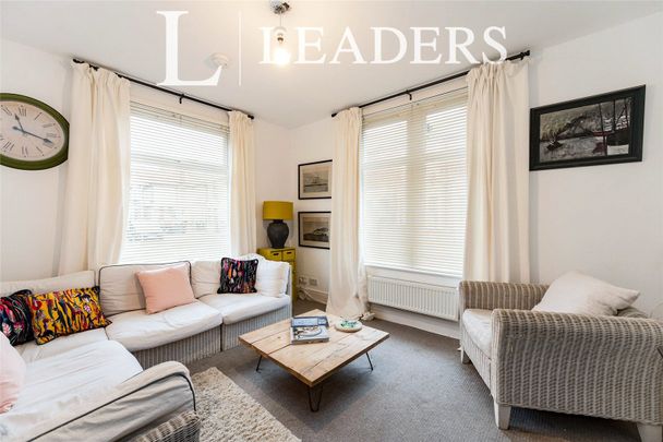 4 bedroom house to rent Carisbrooke Road, Southsea, PO4 - Photo 1