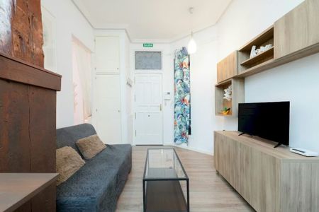 Calle del Divino Pastor, Madrid, Community of Madrid 28004 - Photo 4