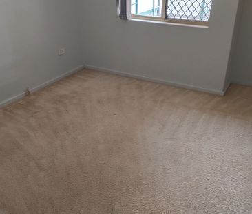 3 Bedroom, 1 Bathroom Stand Alone House - Photo 2