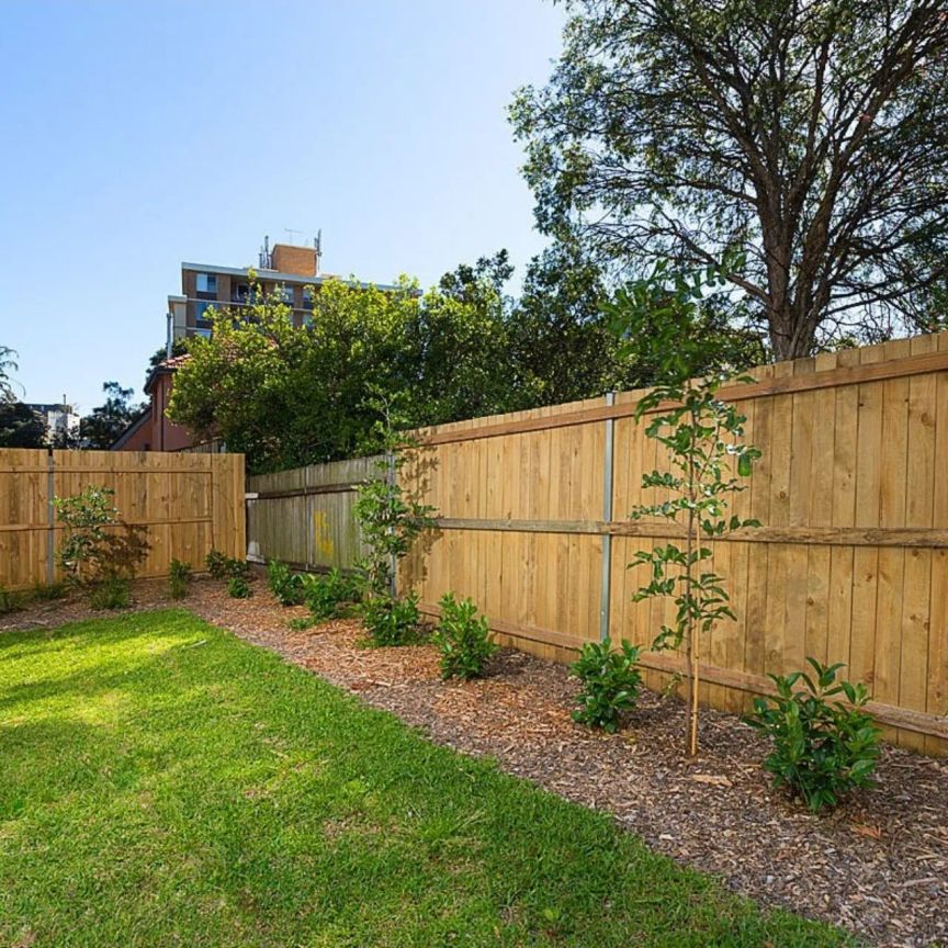 Modern Luxury Two Bedroom Garden Apartment - Photo 1